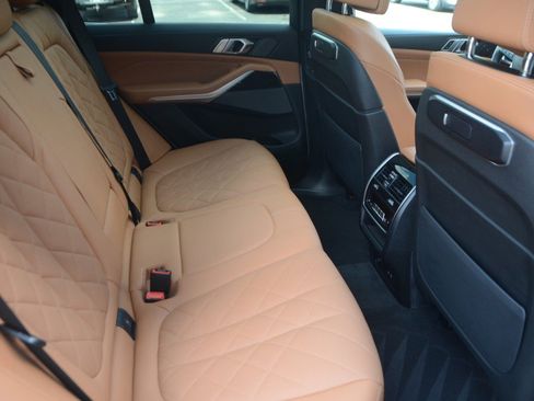 Used 2025 BMW X5 xDrive40i image 14