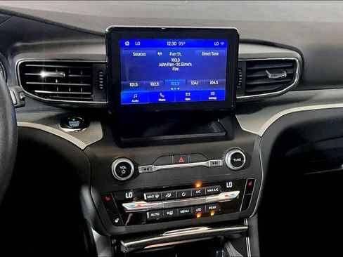 Used 2020 Ford Explorer XLT w/ Equipment Group 202A RWD image 5