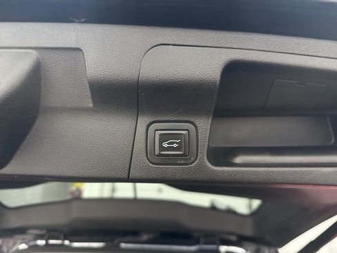 Used 2017 GMC Acadia SLT image 35