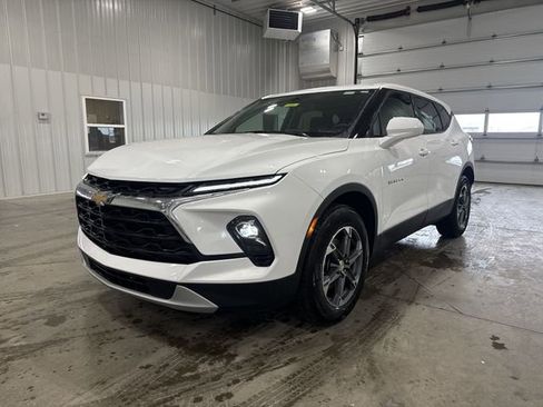 Used 2025 Chevrolet Blazer LT image 8