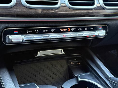 Used 2024 Mercedes-Benz GLS 450 4MATIC image 24