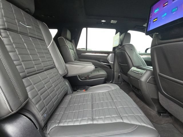 Used 2025 Cadillac Escalade Sport Platinum AWD/4WD image 13