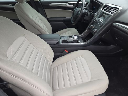 Used 2019 Ford Fusion S FWD image 13