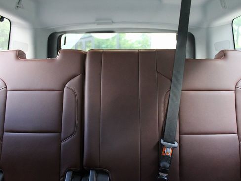 Used 2019 Chevrolet Suburban Premier w/ Premier Plus Edition image 52