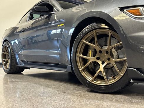 Used 2016 Ford Mustang Shelby GT350 RWD image 3