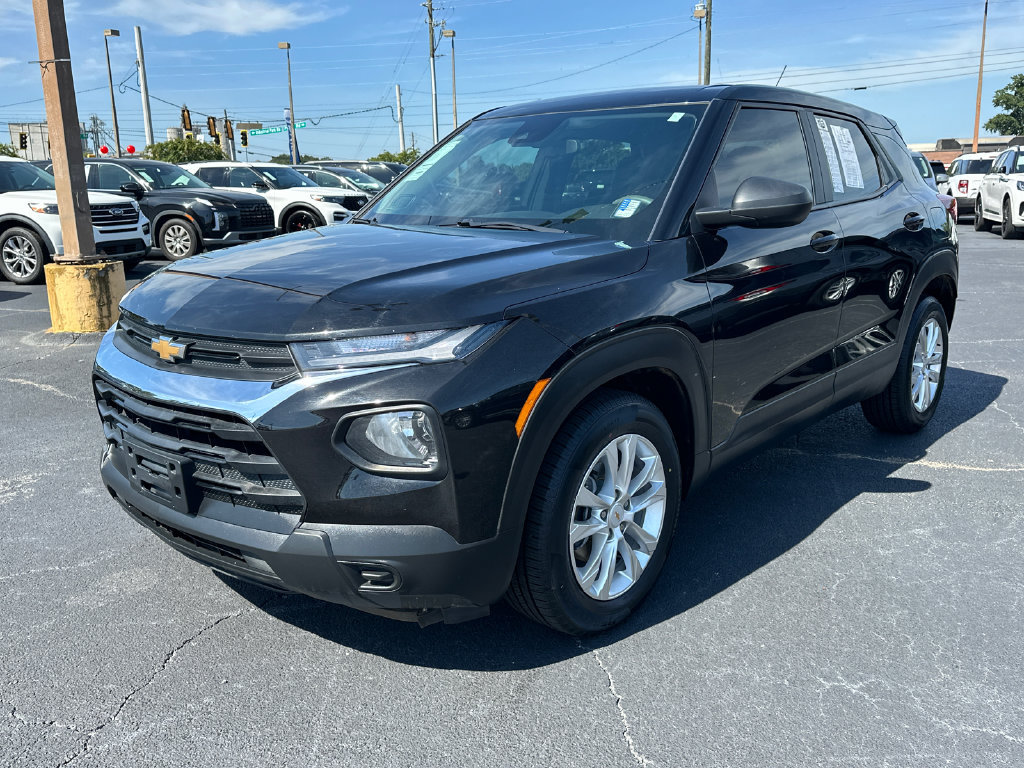 Used 2023 Chevrolet TrailBlazer LS FWD image 3