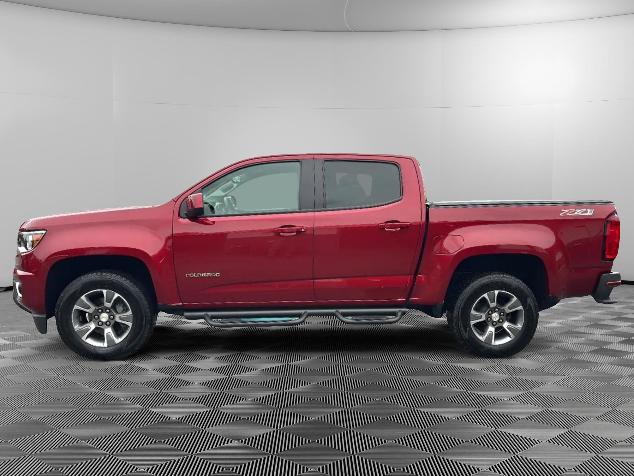 Used 2019 Chevrolet Colorado Z71 w/ LPO, Premium Interior Package AWD/4WD image 5