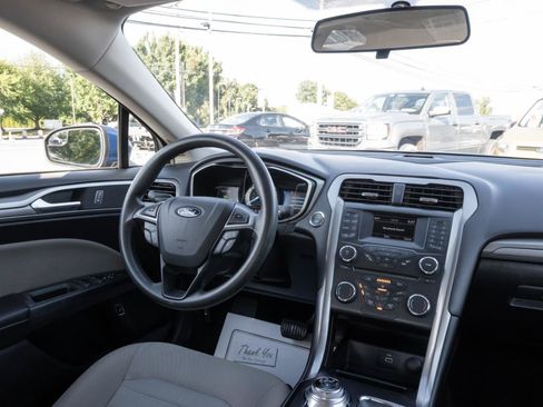 Used 2018 Ford Fusion S FWD image 19