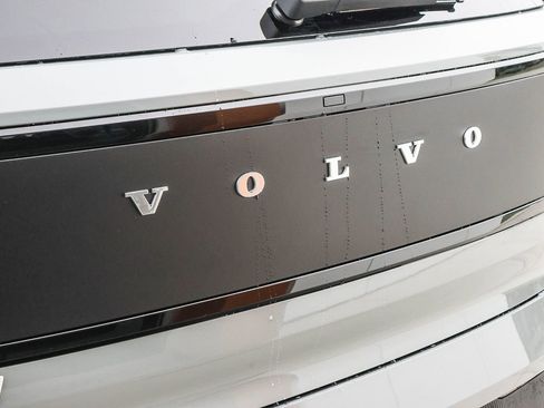 New 2026 Volvo EX30 Cross Country Ultra w/ Protection Package Premier image 12