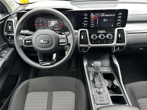 Used 2021 Kia Sorento LX AWD/4WD image 16