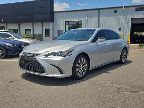 Used 2021 Lexus ES 350 w/ Accessory Package 2 FWD image 4