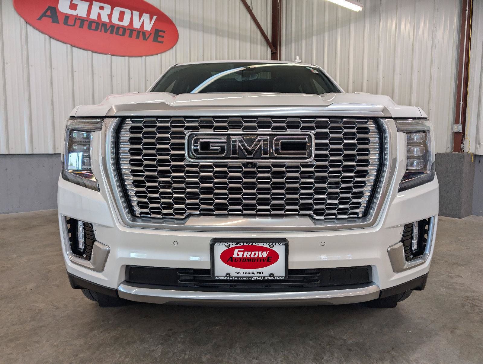 Used 2023 GMC Yukon Denali w/ Advanced Technology Package AWD/4WD image 10