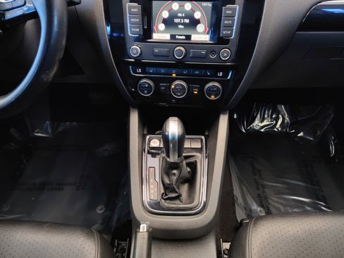 Used 2015 Volkswagen Jetta TDI SEL image 22