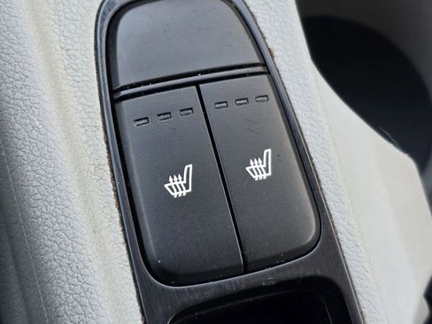 Used 2019 Kia Niro EX image 9