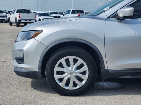 Used 2018 Nissan Rogue S FWD image 5