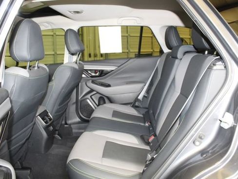 Used 2025 Subaru Outback Onyx Edition AWD/4WD image 18