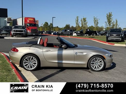 Used 2010 BMW Z4 sDrive35i image 8