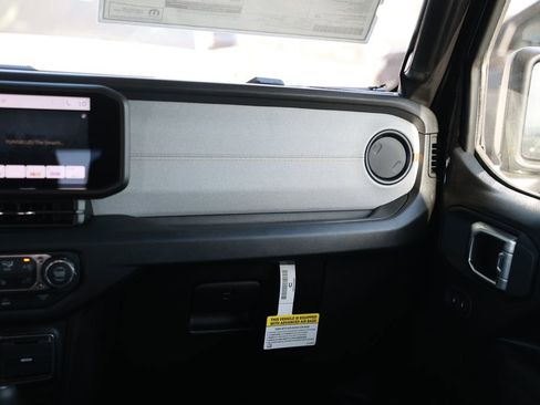 New 2026 Jeep Gladiator Sport image 25