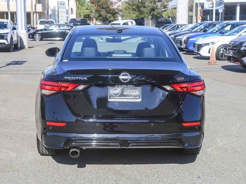 Used 2025 Nissan Sentra SR FWD image 7