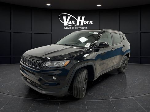 New 2026 Jeep Compass Latitude AWD/4WD image 3