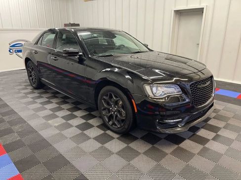 Used 2023 Chrysler 300 Touring L w/ Popular Equipment Group image 2