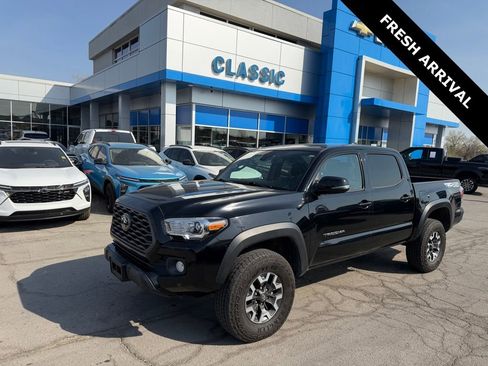 Used 2022 Toyota Tacoma TRD Off-Road w/ Technology Package image 2