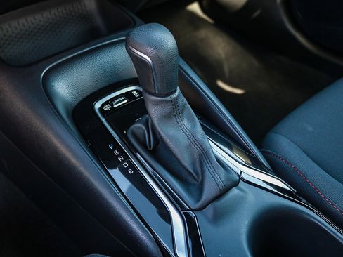 Used 2025 Toyota Corolla SE image 25