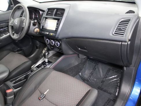 Used 2018 Mitsubishi Outlander Sport LE FWD image 23