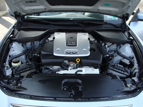 Used 2011 INFINITI G37 Sport w/ Premium Pkg image 24