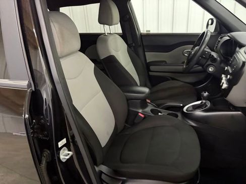 Used 2019 Kia Soul FWD image 22