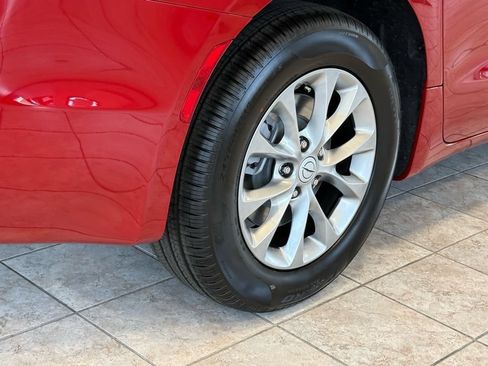 New 2026 Chrysler Pacifica Select AWD/4WD image 17