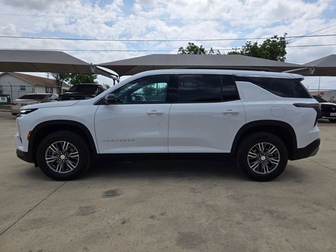 Certified 2025 Chevrolet Traverse LT FWD image 4