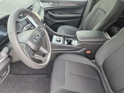 New 2025 Jeep Grand Cherokee Laredo RWD image 11