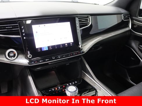 Used 2022 Jeep Wagoneer Series III w/ Premium Group I image 17