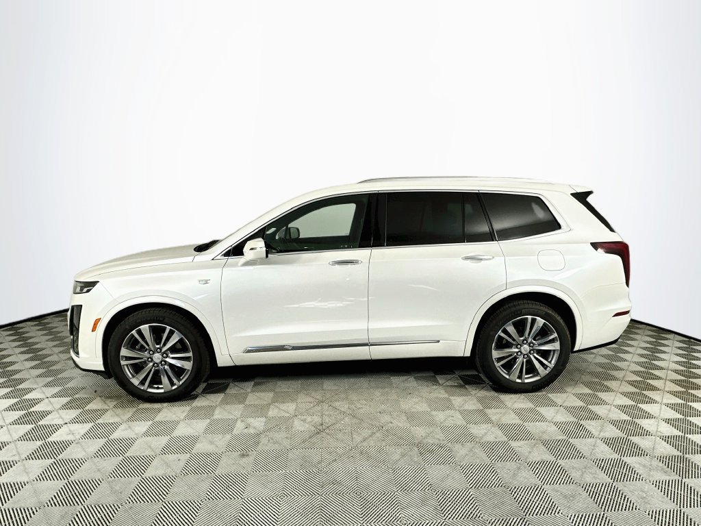 Used 2022 Cadillac XT6 Premium Luxury FWD image 4