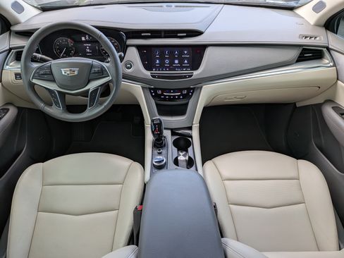 Certified 2022 Cadillac XT5 Premium Luxury FWD image 13