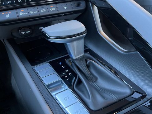 Used 2025 Hyundai Elantra SEL image 42