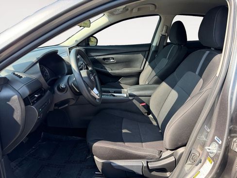 Used 2024 Nissan Sentra SV FWD image 6