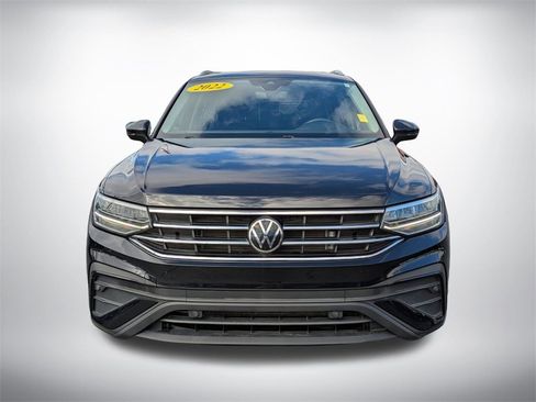 Used 2022 Volkswagen Tiguan SE image 9