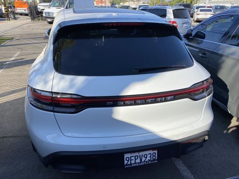 Used 2023 Porsche Macan AWD/4WD image 10