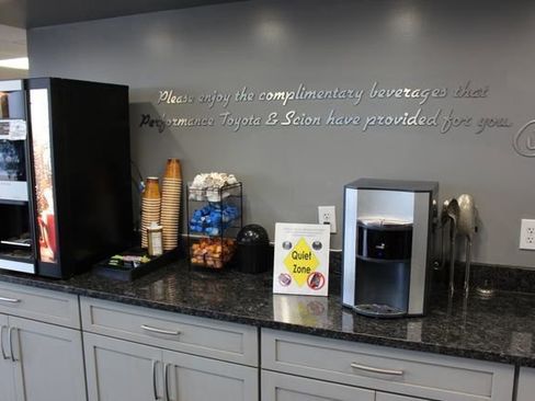 Used 2024 Toyota Camry SE image 32