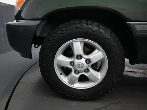 Used 2004 Toyota Land Cruiser AWD/4WD image 48