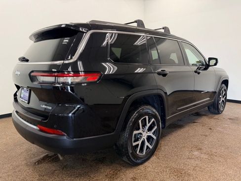 Used 2023 Jeep Grand Cherokee L Limited AWD/4WD image 6