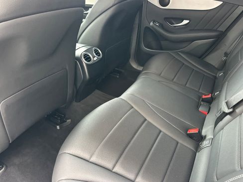 Used 2021 Mercedes-Benz GLC 300 4MATIC image 4