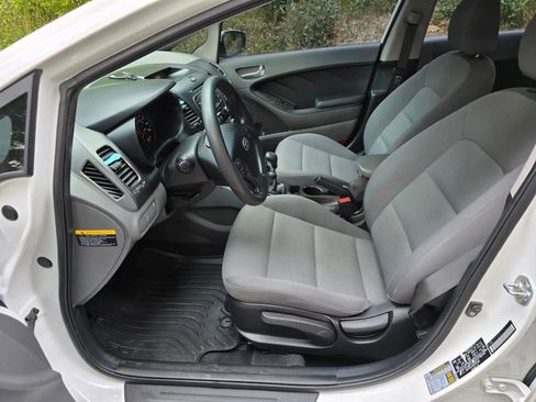 Used 2017 Kia Forte LX image 19