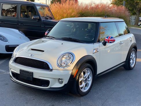 Used 2011 MINI Cooper S image 2