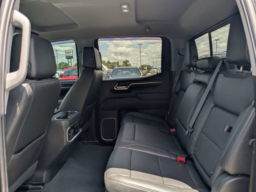 Used 2022 GMC Sierra 1500 SLT w/ SLT Premium Plus Package AWD/4WD image 13