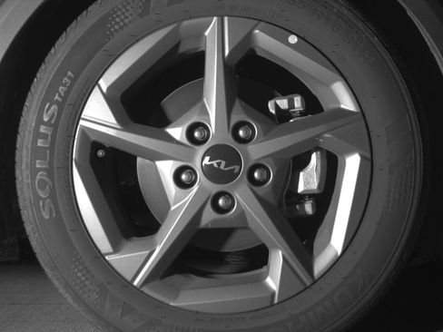 Used 2025 Kia K4 LXS image 13