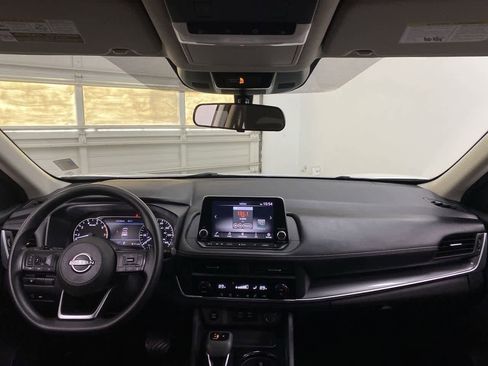 Used 2024 Nissan Rogue SV image 13