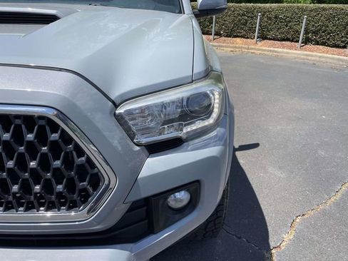 Used 2019 Toyota Tacoma TRD Sport AWD/4WD image 37